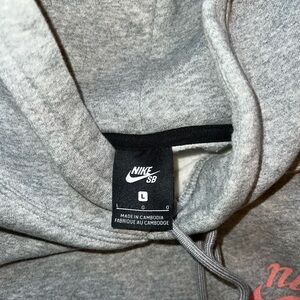 *LIKE NEW* Graphic Nike SB Hoodie